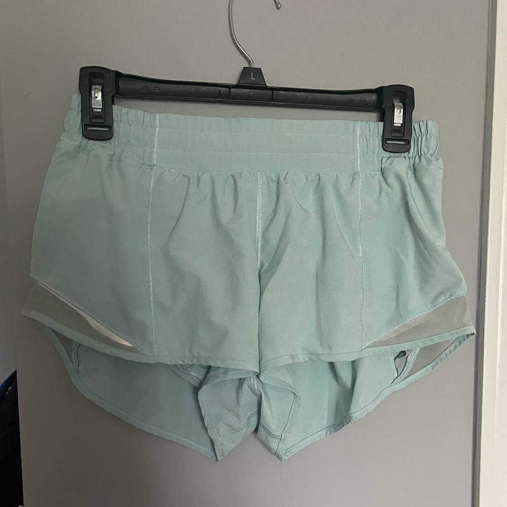 Lululemon Hotty-hot 2.5 inch shorts